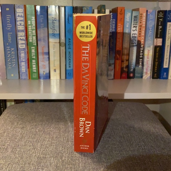 The DaVinci code by Dan Brown - Picture 2 of 3